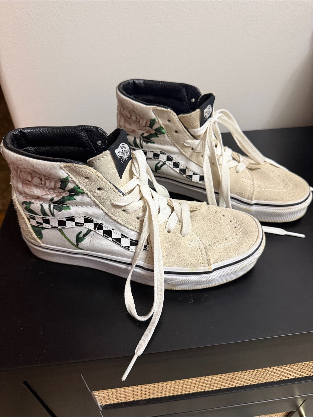 Vans Women SIZE 6 High-Top Skate Shoes - Cream Checkered with Floral Design